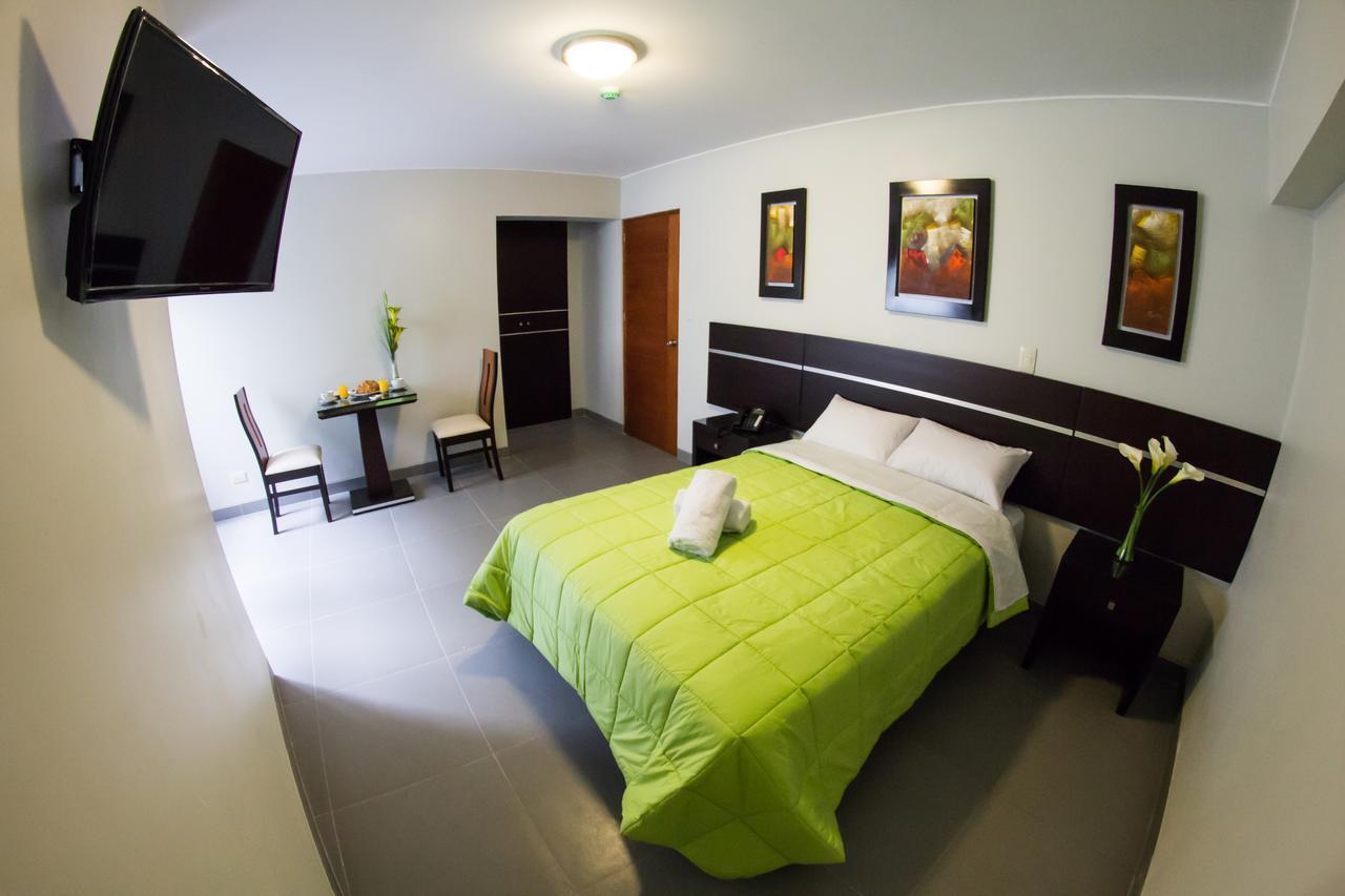 Mariategui & Hotel 2*